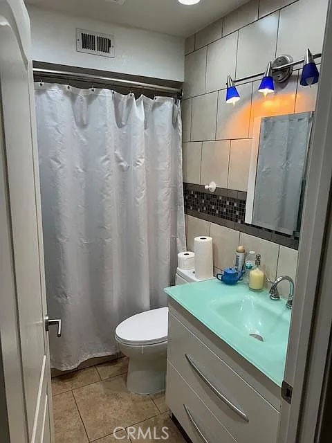 https://media.crmls.org/medias/ab825a1a-7037-4b52-8b03-7b91272d9230.jpg?preset=X-Large