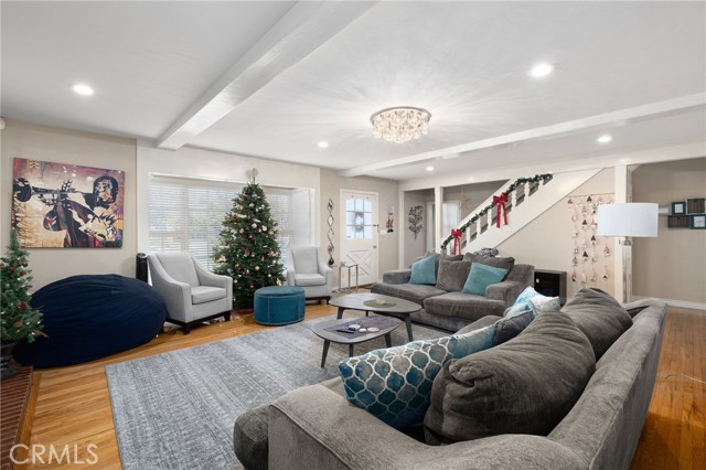 Detail Gallery Image 15 of 69 For 2964 Lombardy Rd, Pasadena,  CA 91107 - 4 Beds | 3 Baths