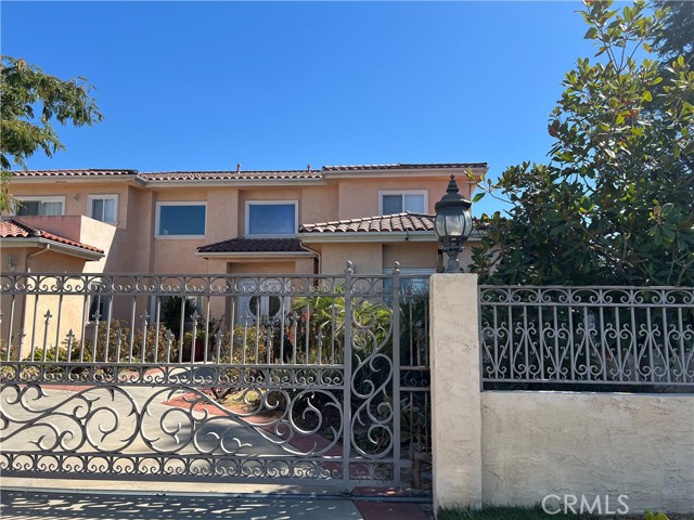 7004 Longridge Avenue, North Hollywood CA: https://media.crmls.org/medias/ab84585f-e290-4995-883f-e65c637c9c01.jpg