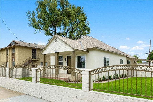 Detail Gallery Image 4 of 37 For 3882 Taft St, Riverside,  CA 92503 - 3 Beds | 2 Baths