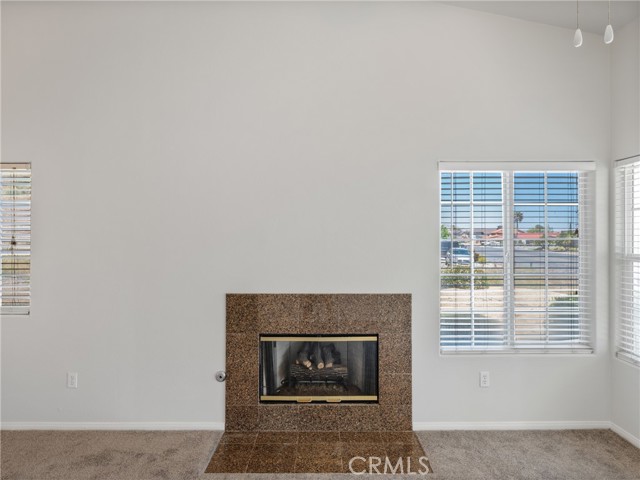 Detail Gallery Image 8 of 24 For 13340 Spring Valley Parkway #D,  Victorville,  CA 92395 - 2 Beds | 2 Baths