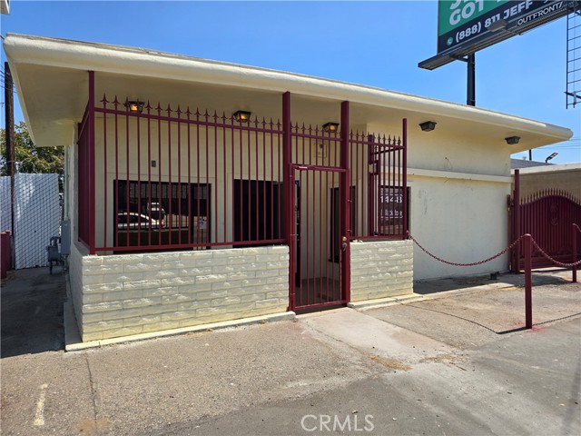 Details for 1448 Blackstone Avenue, Fresno, CA 93703