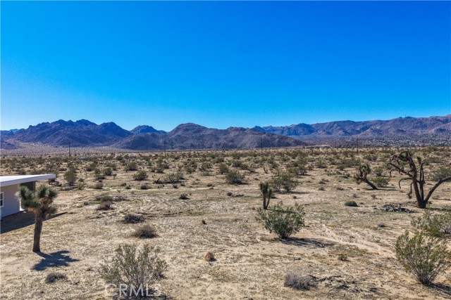 Detail Gallery Image 8 of 12 For 62439 Crestview Dr, Joshua Tree,  CA 92252 - – Beds | – Baths