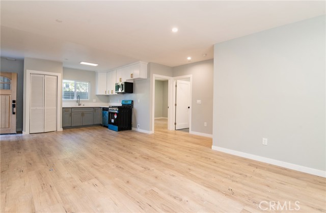 3468 W 71st, Los Angeles CA: https://media.crmls.org/medias/ab866b42-6810-4211-bdac-062e7b7c34fe.jpg