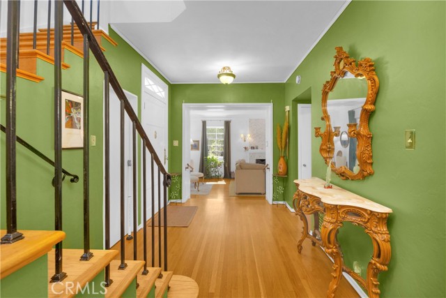 929 E Marshall Place, Long Beach CA: https://media.crmls.org/medias/ab86e672-33da-41e1-9e16-62ddde166c8b.jpg