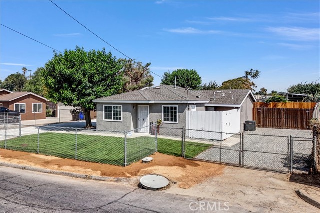 11467 64th Street, Jurupa Valley CA: https://media.crmls.org/medias/ab873845-8c4b-4666-8289-690639334297.jpg