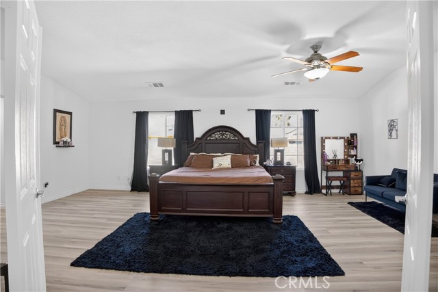 Detail Gallery Image 22 of 55 For 2301 Foxtail Dr, Palmdale,  CA 93551 - 5 Beds | 3 Baths