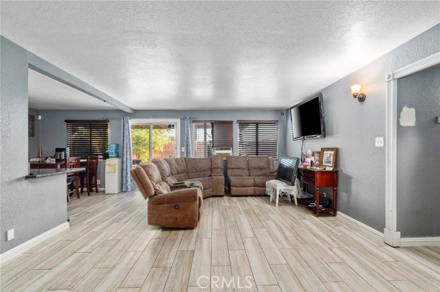 Detail Gallery Image 16 of 34 For 645 E King, Rialto,  CA 92376 - 4 Beds | 2 Baths