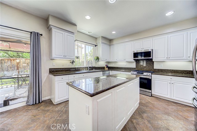 Detail Gallery Image 11 of 38 For 37361 Stellarview Ave, Murrieta,  CA 92563 - 5 Beds | 3 Baths