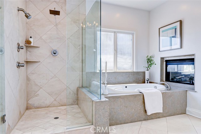 Detail Gallery Image 37 of 70 For 819 11th St, Manhattan Beach,  CA 90266 - 6 Beds | 5/2 Baths