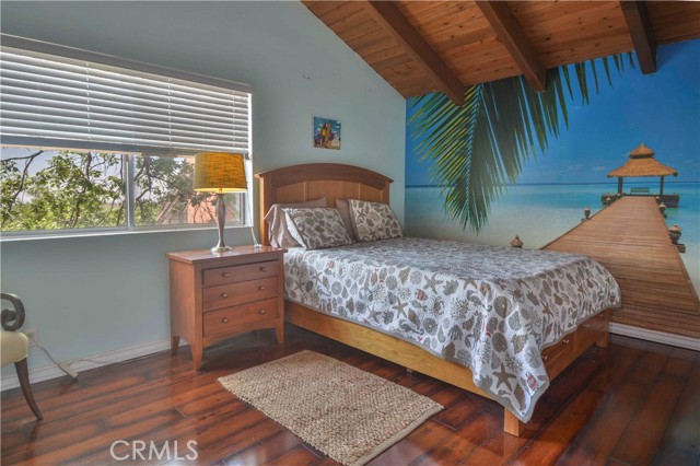 1353 Golden Rule Lane, Lake Arrowhead CA: https://media.crmls.org/medias/ab8c658e-4c7c-4010-80ba-1a4cdef1b616.jpg