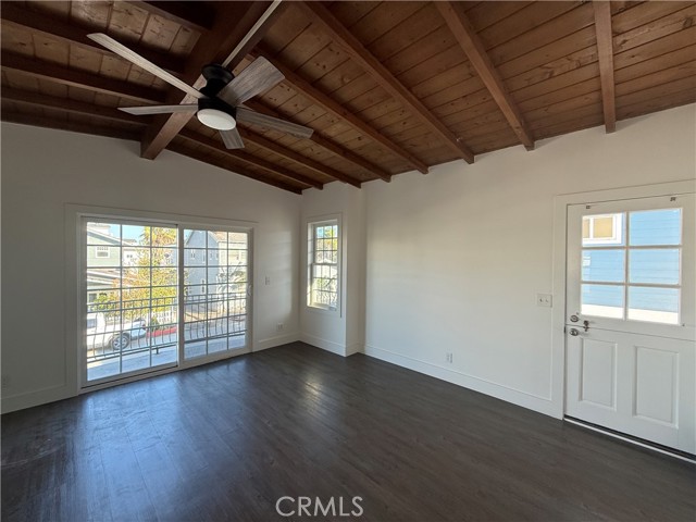 Detail Gallery Image 2 of 8 For 307 Anade Ave, Newport Beach,  CA 92661 - 3 Beds | 3 Baths