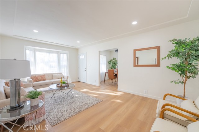 Detail Gallery Image 8 of 26 For 10106 Capistrano Ave, South Gate,  CA 90280 - – Beds | – Baths