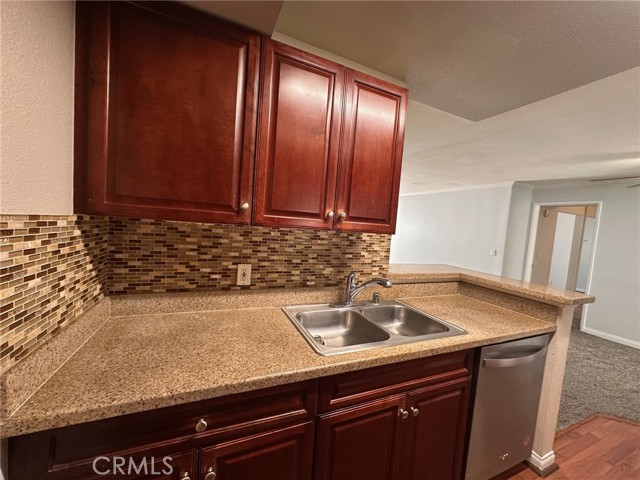 21450 Burbank Boulevard, Woodland Hills CA: https://media.crmls.org/medias/ab8ee843-0a6f-4d1d-9fe1-92f1608c50ac.jpg