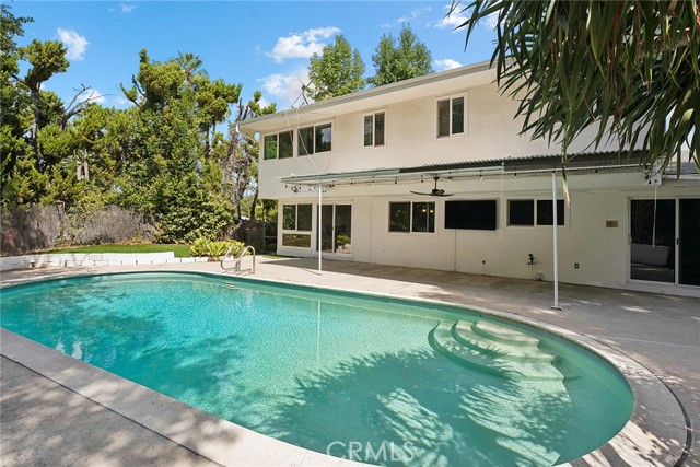 5789 Fairhaven Avenue, Woodland Hills CA: https://media.crmls.org/medias/ab8f1ecd-ca19-4644-9330-cea3214fe590.jpg