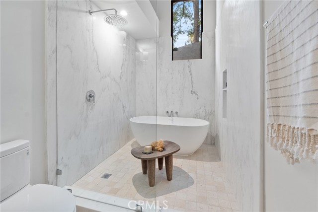 Detail Gallery Image 38 of 61 For 3250 Coldwater Canyon Ave, Studio City,  CA 91604 - 4 Beds | 4 Baths
