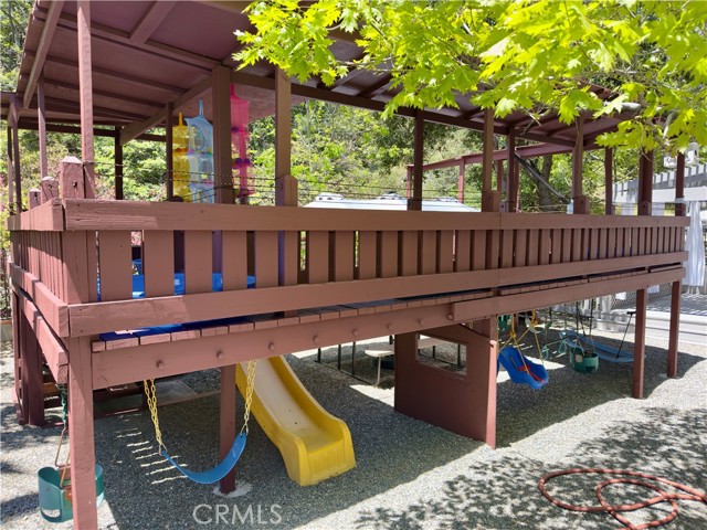 27596 N Bay Road, Lake Arrowhead CA: https://media.crmls.org/medias/ab8f56ec-e7c3-4b2c-b5c0-951263c786a6.jpg