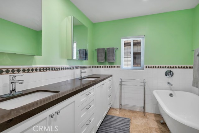 5858 Abernathy Drive, Los Angeles CA: https://media.crmls.org/medias/ab8fd7a8-b4fb-4791-9473-ee55dc3efdf2.jpg