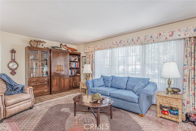 838 838 College Ave, Redlands CA: https://media.crmls.org/medias/ab90d8d3-f7c7-4e62-912a-2bc6198a6e63.jpg