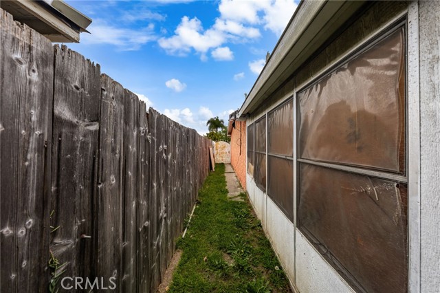 Detail Gallery Image 34 of 41 For 526 Nottingham Ave, Santa Ana,  CA 92703 - 4 Beds | 2 Baths