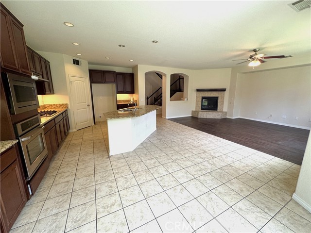 Detail Gallery Image 9 of 35 For 40277 Jacob Way, Murrieta,  CA 92563 - 6 Beds | 4/1 Baths