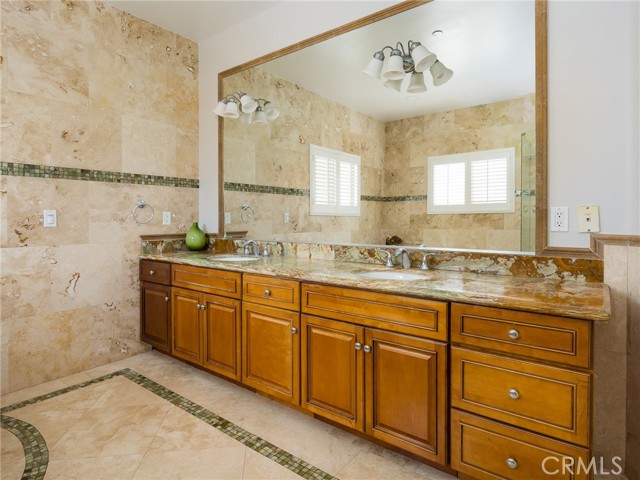 229 N Juanita Avenue, Redondo Beach CA: https://media.crmls.org/medias/ab92c687-885b-44fb-8e1f-59d237eb0f2c.jpg