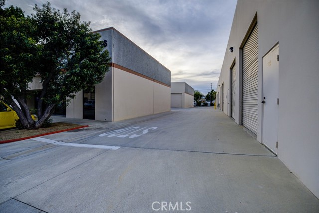 21352 Nordhoff Street, Chatsworth (los Angeles), California 91311, ,Commercial Sale,For Sale,21352 Nordhoff Street,CRSR24012959