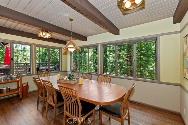 27280 Peninsula Drive, Lake Arrowhead CA: https://media.crmls.org/medias/ab947e8e-5732-4779-99f8-1decdeb259c1.jpg