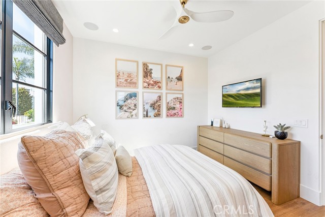 1831 Newport Hills E Drive, Newport Beach CA: https://media.crmls.org/medias/ab94d868-d951-4ee5-84e3-b9bc23b23dfd.jpg