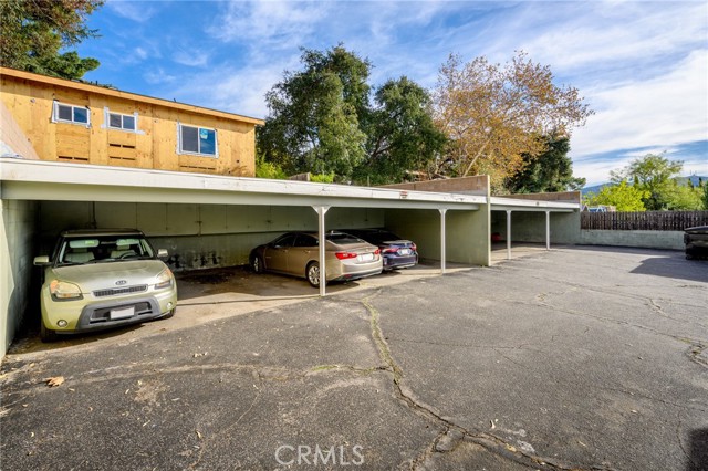 Detail Gallery Image 17 of 21 For 10230 Silverton #2,  Tujunga,  CA 91042 - 1 Beds | 1 Baths