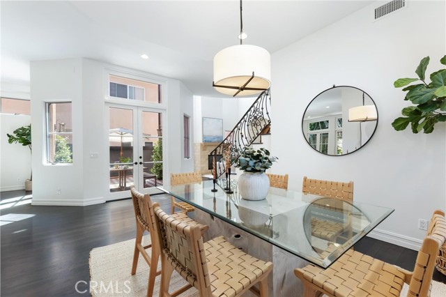 Detail Gallery Image 14 of 64 For 2516 Walnut Ave, Manhattan Beach,  CA 90266 - 5 Beds | 5/1 Baths