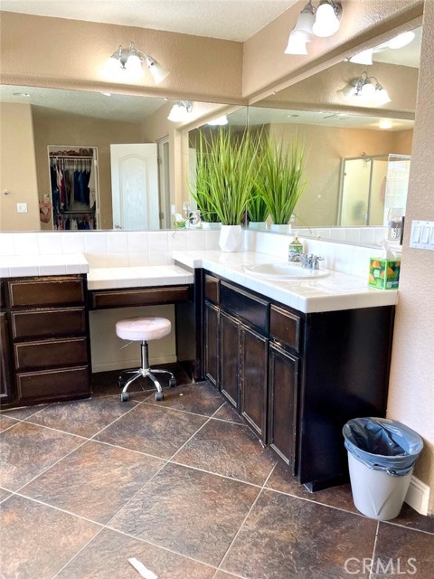 Detail Gallery Image 7 of 27 For 2001 Sola Ct, Atwater,  CA 95301 - 5 Beds | 3/1 Baths