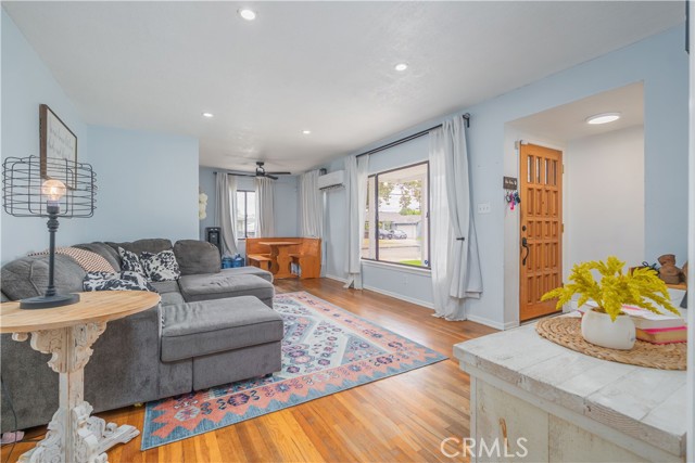 14618 Piuma Avenue, Norwalk CA: https://media.crmls.org/medias/ab9631bb-d76a-4789-9190-e78ee3091adb.jpg