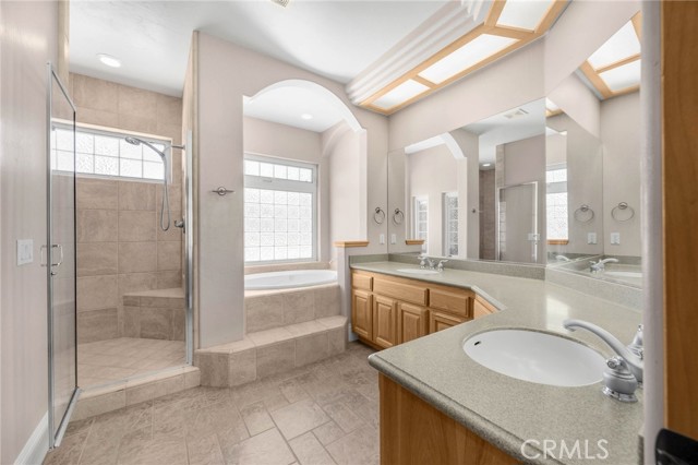 8277 Macron Street, Oak Hills CA: https://media.crmls.org/medias/ab96e336-6ac7-4c44-bf65-3ad5ec7dcdae.jpg