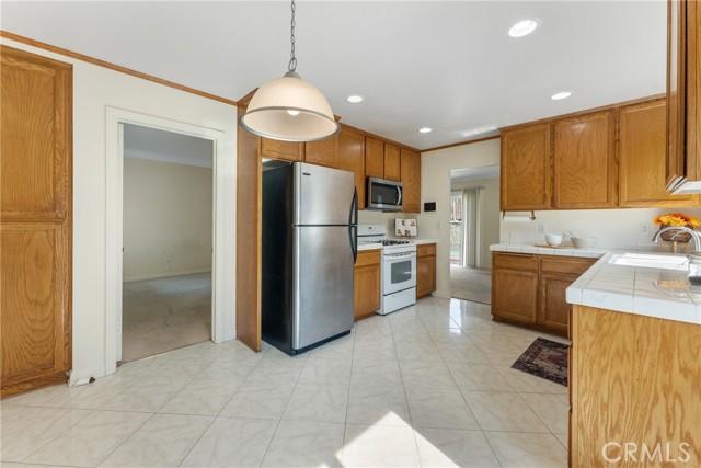 35230 San Carlos Street, Yucaipa CA: https://media.crmls.org/medias/ab9703d0-7158-41d6-8341-d255944c69d1.jpg