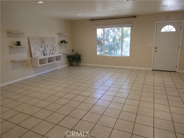 10517 50th Street, Jurupa Valley CA: https://media.crmls.org/medias/ab97b459-642e-4577-bd14-410adf83acd9.jpg