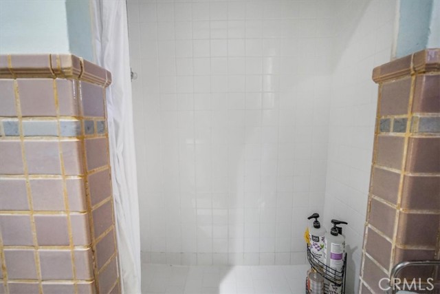2270 E Orange Grove Boulevard, Pasadena CA: https://media.crmls.org/medias/ab98064d-00c4-4c6b-891b-1075cad3f6ae.jpg