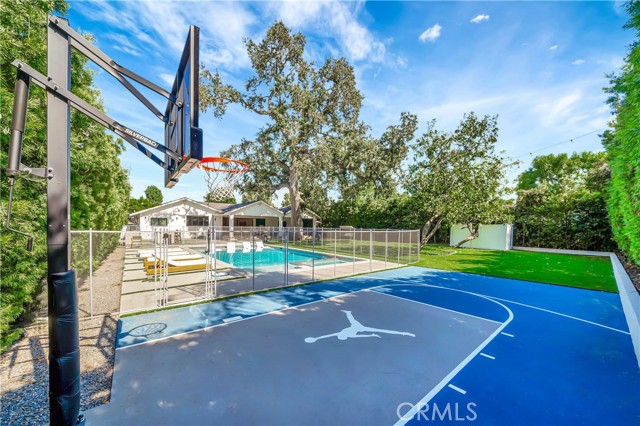 Detail Gallery Image 67 of 72 For 5355 Aldea Ave, Encino,  CA 91316 - 5 Beds | 5/1 Baths