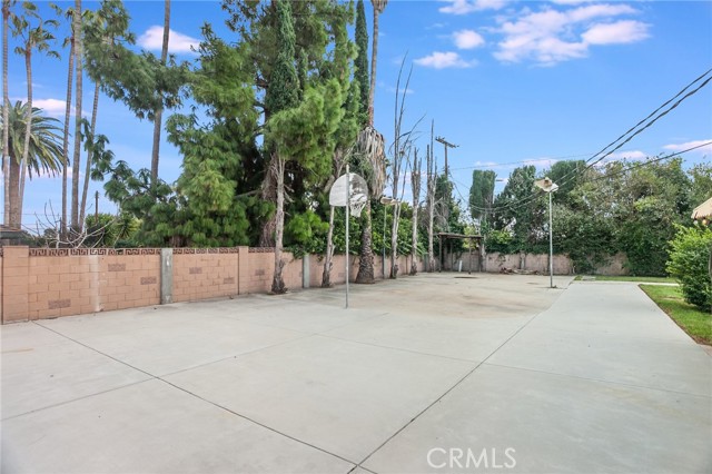 Detail Gallery Image 10 of 12 For 19128 Prairie St, Northridge,  CA 91324 - 4 Beds | 3 Baths