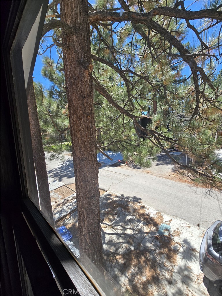 https://media.crmls.org/medias/ab99382d-15bc-4ff1-8599-864700efe98a.jpg?preset=X-Large