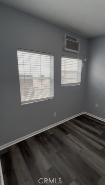 Detail Gallery Image 6 of 17 For 1032 S Normandie Ave #202,  Los Angeles,  CA 90006 - 2 Beds | 1 Baths