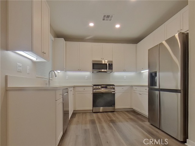 31695 Willowwood Way, Menifee CA: https://media.crmls.org/medias/ab9afc7f-d1ec-4c86-b54f-77d62dc7d38e.jpg