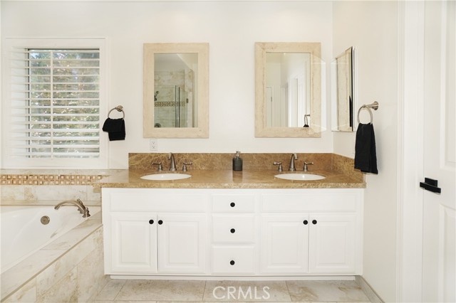 Detail Gallery Image 45 of 70 For 1074 Westcreek Ln, Westlake Village,  CA 91362 - 3 Beds | 2/1 Baths