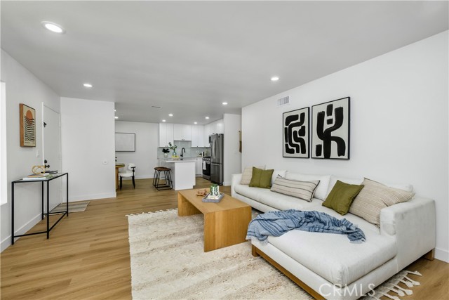 Detail Gallery Image 3 of 18 For 15506 Williams St #A52,  Tustin,  CA 92780 - 2 Beds | 2 Baths