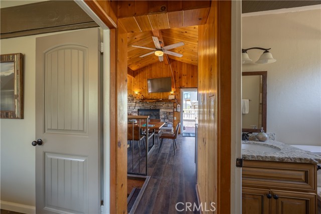 Detail Gallery Image 19 of 43 For 43708 Colusa Drive, Big Bear Lake,  CA 92315 - 4 Beds | 2 Baths