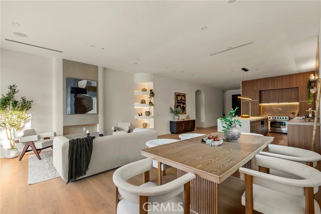 17827 Miranda Street, Encino CA: https://media.crmls.org/medias/ab9d83e5-9c2d-43c0-81c4-7661582b8bda.jpg