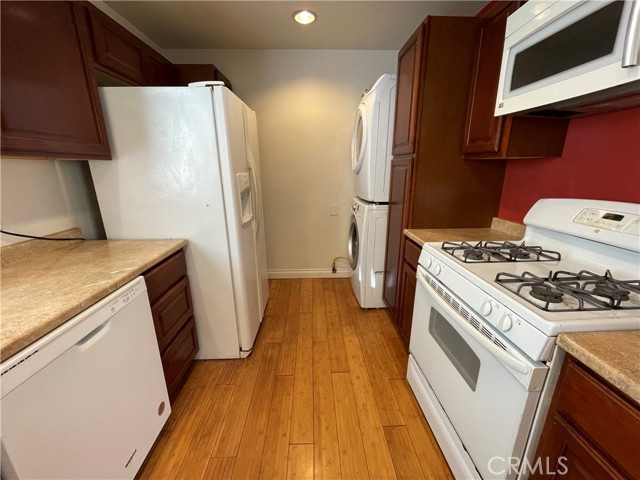 Detail Gallery Image 8 of 15 For 1521 Walnut Ave, Long Beach,  CA 90813 - 2 Beds | 1 Baths