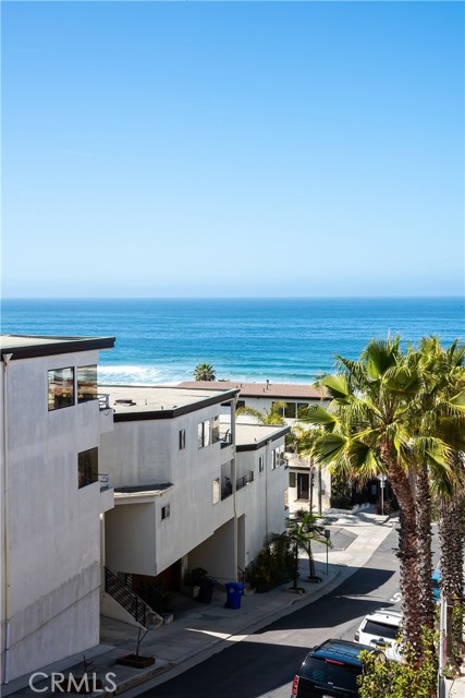 221 36th Street, Manhattan Beach, California 90266, 3 Bedrooms Bedrooms, ,3 BathroomsBathrooms,Residential,Sold,36th,SB22069794