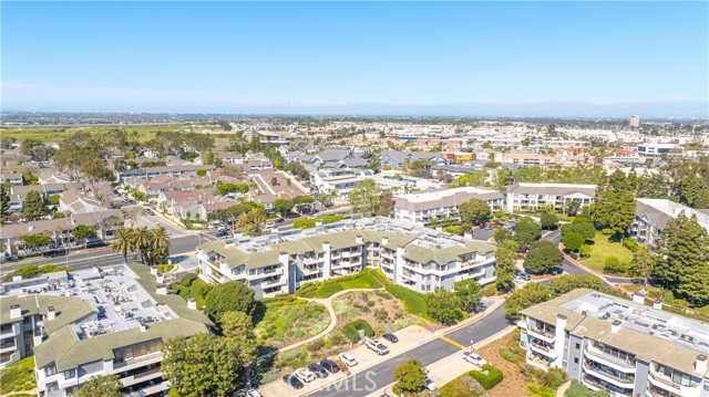 Detail Gallery Image 36 of 42 For 240 Nice #302,  Newport Beach,  CA 92663 - 2 Beds | 1/1 Baths