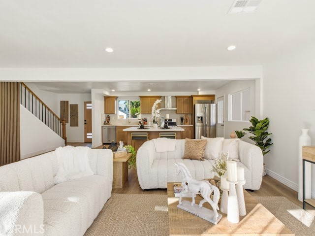 Detail Gallery Image 5 of 17 For 22730 Haynes, West Hills,  CA 91307 - 4 Beds | 2 Baths